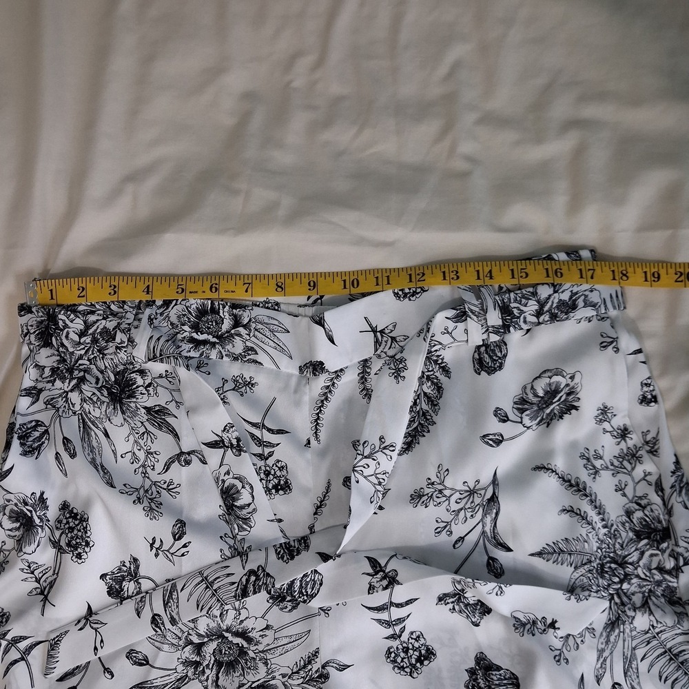 Talbots Cropped Wide Leg Satin Belted Pullon Pants Size PXL  White Black Floral - Picture 7 of 13